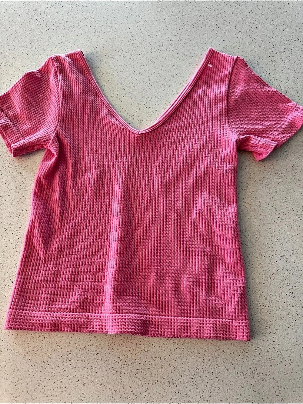 Vuori Pink Short Sleeve Top Size Medium Never Worn